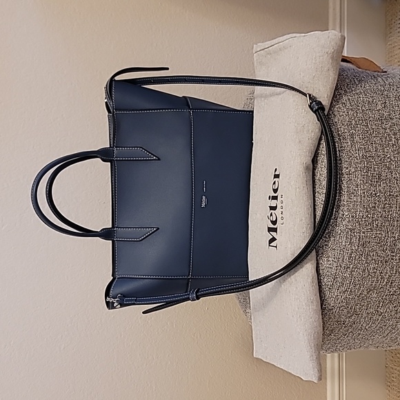 Metier Incognito Crossbody Cabas - Picture 9 of 10